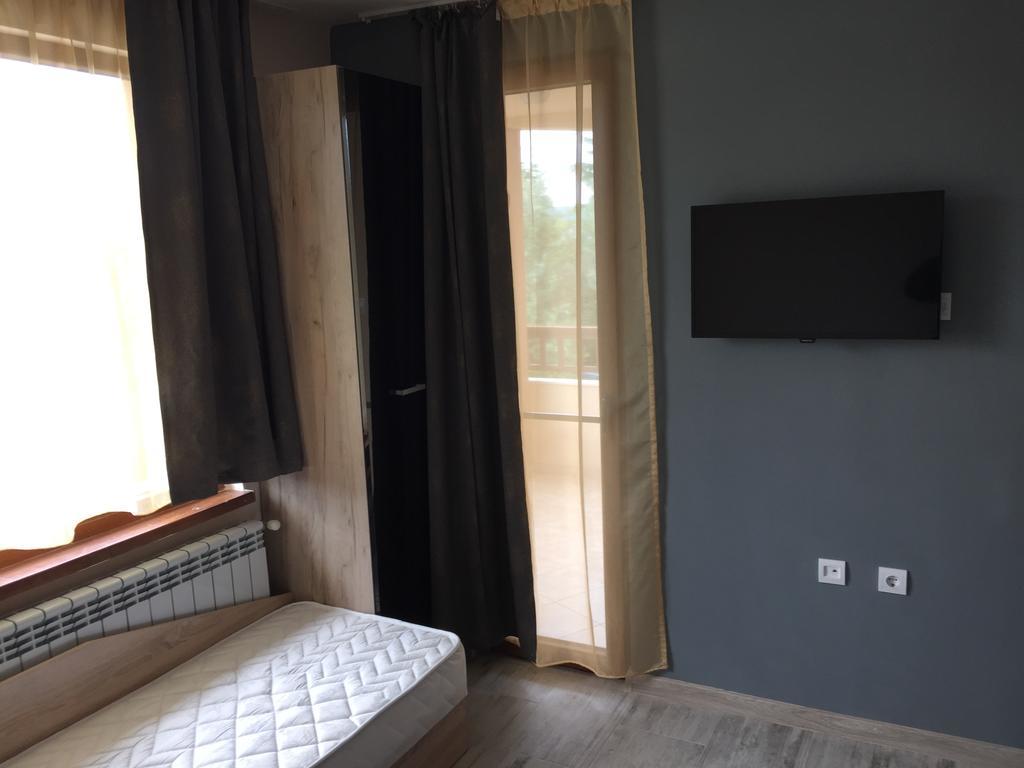 Family Hotel Malibu Chernomorets Eksteriør billede